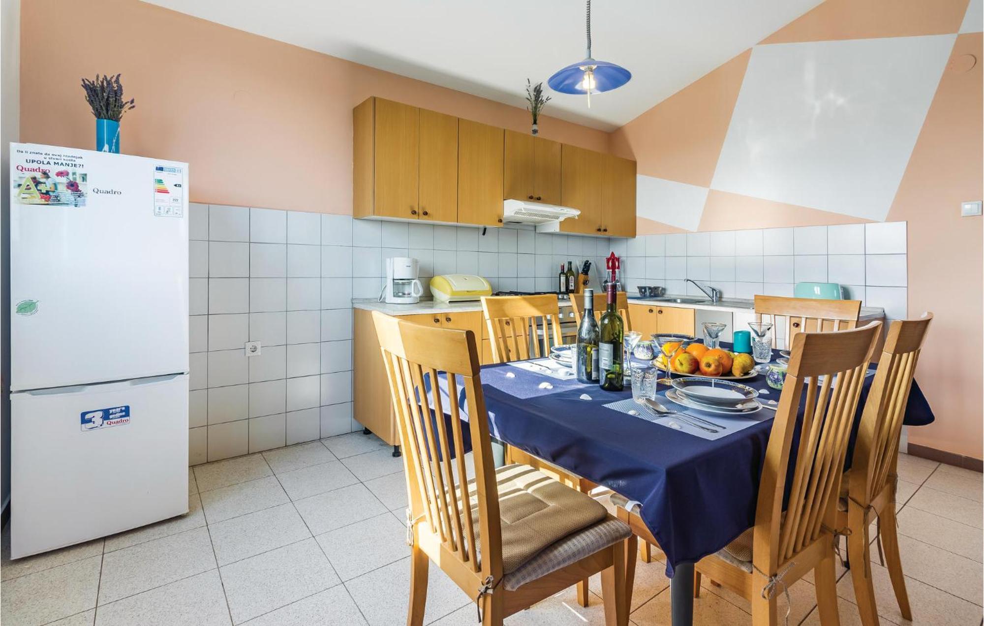 2 Bedroom Awesome Apartment In ヴィンクラン エクステリア 写真